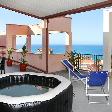Attico Vista Mare Con Terrazza E Spa Riscaldata Santo Stefano di Camastra Exteriér fotografie