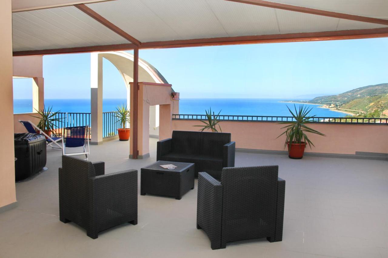 Attico Vista Mare Con Terrazza E Spa Riscaldata Santo Stefano di Camastra Exteriér fotografie