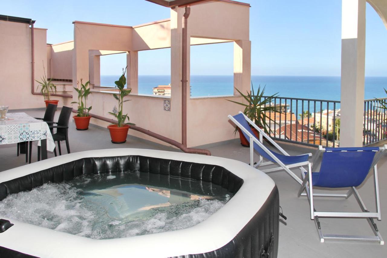Attico Vista Mare Con Terrazza E Spa Riscaldata Santo Stefano di Camastra Exteriér fotografie