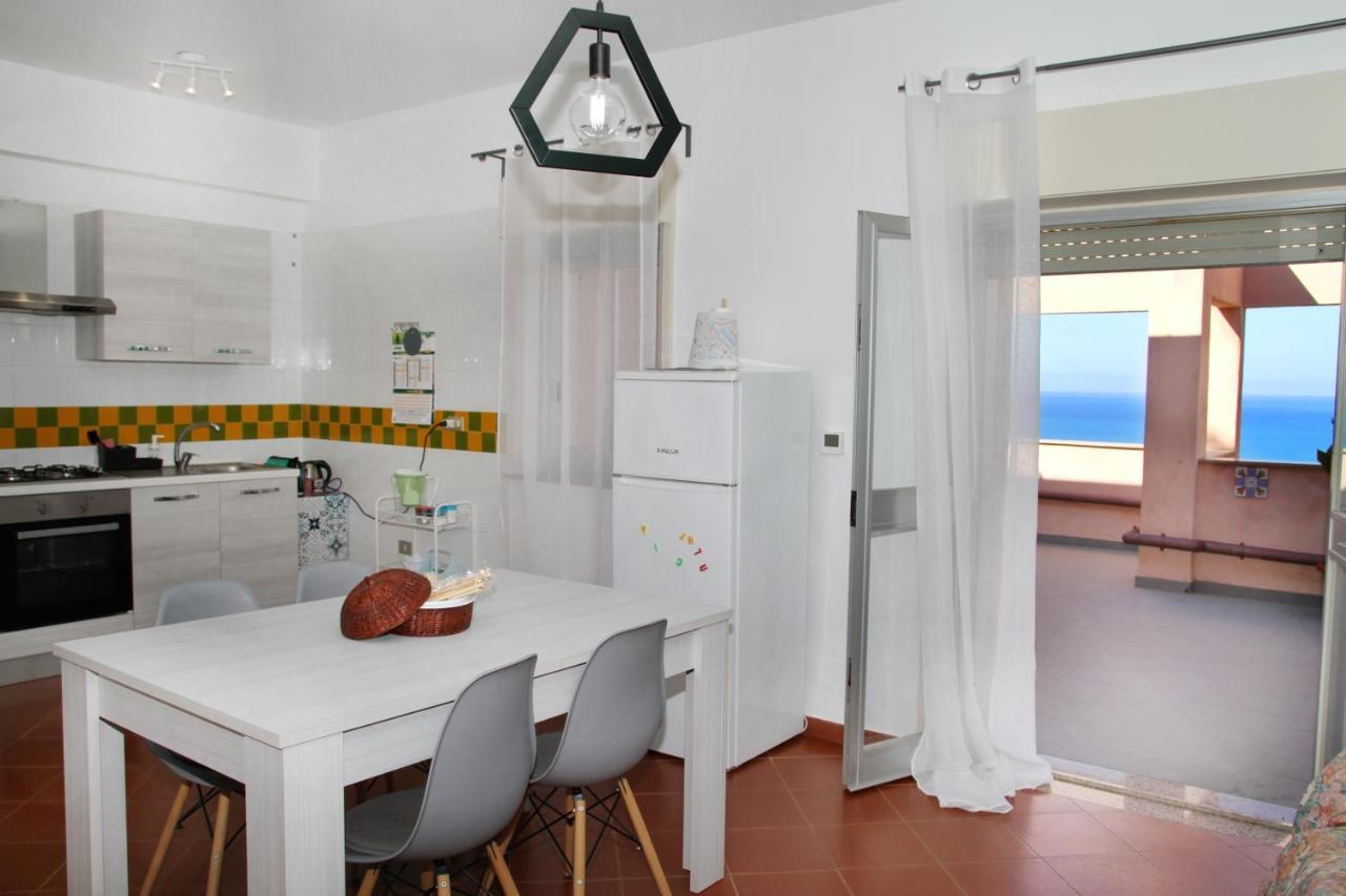 Attico Vista Mare Con Terrazza E Spa Riscaldata Santo Stefano di Camastra Exteriér fotografie